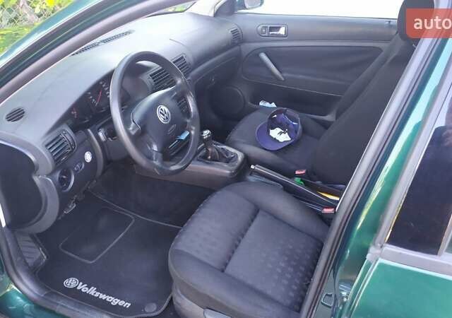 Зеленый Фольксваген Пассат, объемом двигателя 1.6 л и пробегом 229 тыс. км за 4900 $, фото 6 на Automoto.ua