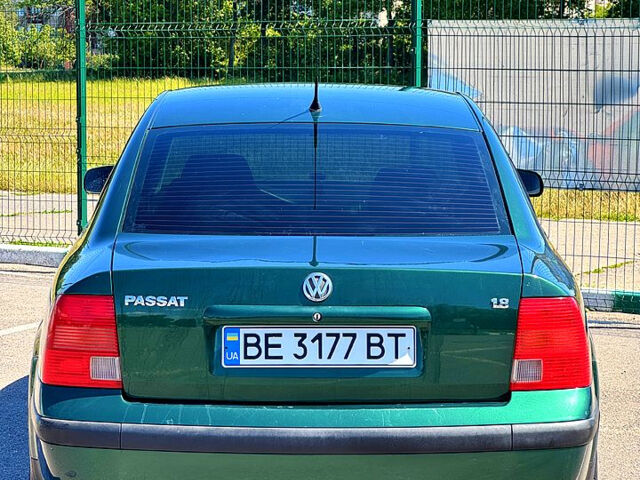 Зелений Фольксваген Пассат, об'ємом двигуна 1.8 л та пробігом 245 тис. км за 4000 $, фото 4 на Automoto.ua