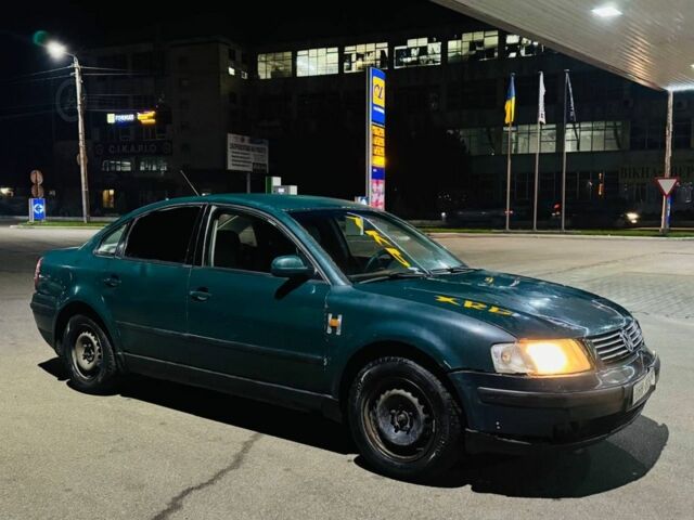 Зеленый Фольксваген Пассат, объемом двигателя 1.9 л и пробегом 321 тыс. км за 1250 $, фото 1 на Automoto.ua