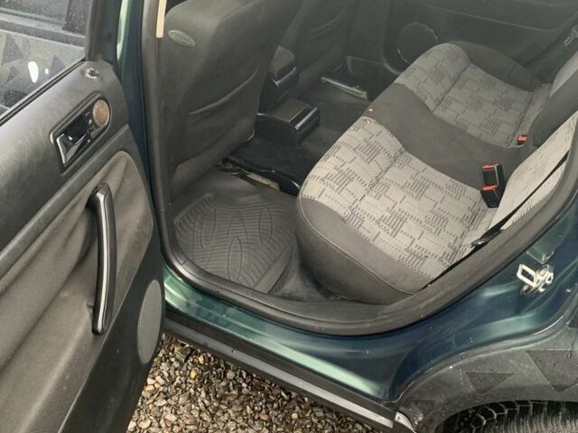 Зеленый Фольксваген Пассат, объемом двигателя 2 л и пробегом 200 тыс. км за 1550 $, фото 5 на Automoto.ua