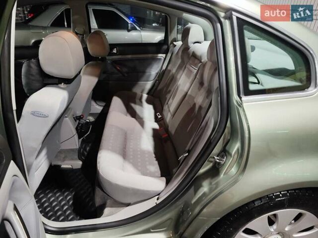 Зеленый Фольксваген Пассат, объемом двигателя 1.8 л и пробегом 210 тыс. км за 6700 $, фото 7 на Automoto.ua