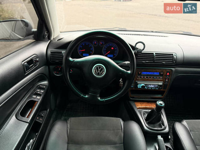 Зелений Фольксваген Пассат, об'ємом двигуна 1.8 л та пробігом 285 тис. км за 4499 $, фото 10 на Automoto.ua