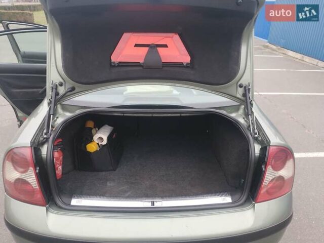 Зеленый Фольксваген Пассат, объемом двигателя 1.78 л и пробегом 266 тыс. км за 5000 $, фото 5 на Automoto.ua