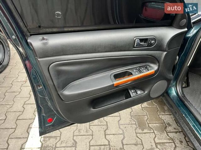 Зеленый Фольксваген Пассат, объемом двигателя 1.78 л и пробегом 250 тыс. км за 4550 $, фото 16 на Automoto.ua