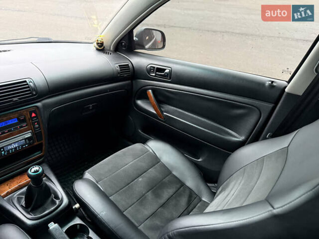 Зелений Фольксваген Пассат, об'ємом двигуна 1.8 л та пробігом 285 тис. км за 4499 $, фото 12 на Automoto.ua