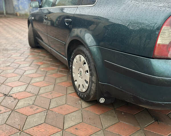 Зелений Фольксваген Пассат, об'ємом двигуна 1.8 л та пробігом 250 тис. км за 3400 $, фото 5 на Automoto.ua