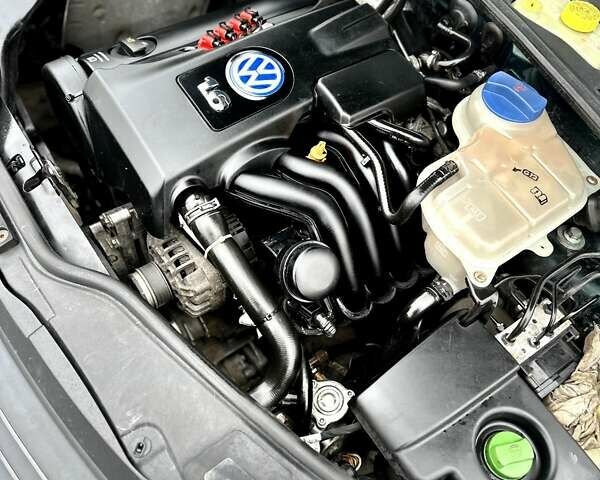 Зеленый Фольксваген Пассат, объемом двигателя 1.6 л и пробегом 329 тыс. км за 4600 $, фото 11 на Automoto.ua