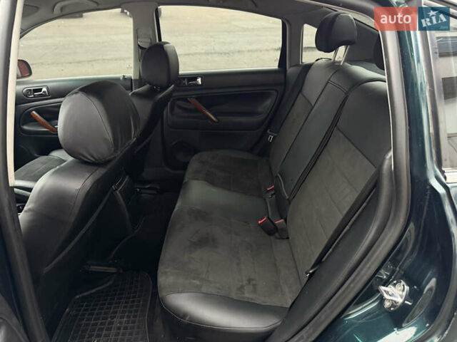 Зелений Фольксваген Пассат, об'ємом двигуна 1.8 л та пробігом 285 тис. км за 4499 $, фото 14 на Automoto.ua