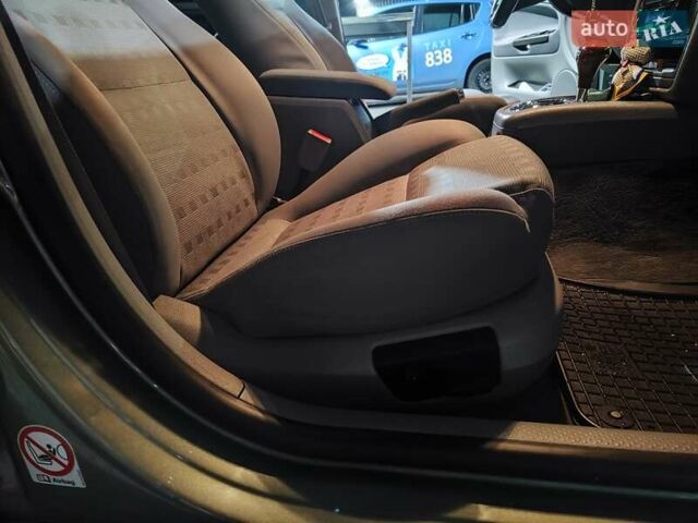 Зеленый Фольксваген Пассат, объемом двигателя 1.8 л и пробегом 210 тыс. км за 6700 $, фото 19 на Automoto.ua