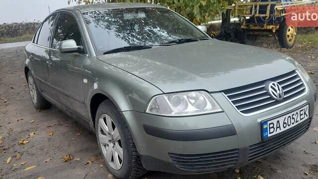 Зеленый Фольксваген Пассат, объемом двигателя 1.6 л и пробегом 213 тыс. км за 5000 $, фото 1 на Automoto.ua