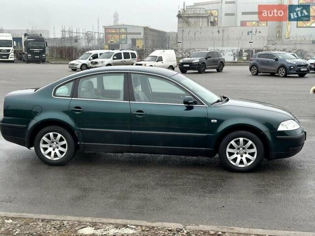 Зеленый Фольксваген Пассат, объемом двигателя 1.6 л и пробегом 329 тыс. км за 4600 $, фото 3 на Automoto.ua