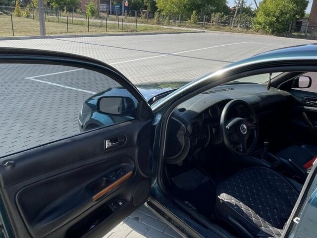 Зелений Фольксваген Пассат, об'ємом двигуна 1.8 л та пробігом 226 тис. км за 4500 $, фото 8 на Automoto.ua