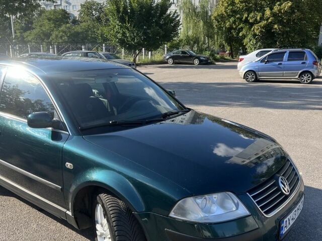Зеленый Фольксваген Пассат, объемом двигателя 1.8 л и пробегом 382 тыс. км за 3600 $, фото 3 на Automoto.ua