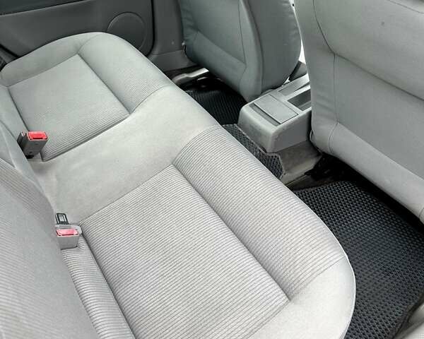 Зеленый Фольксваген Пассат, объемом двигателя 1.6 л и пробегом 329 тыс. км за 4600 $, фото 12 на Automoto.ua