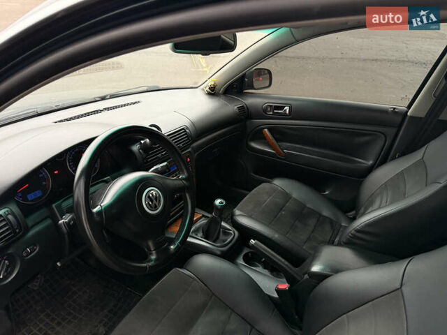 Зелений Фольксваген Пассат, об'ємом двигуна 1.8 л та пробігом 285 тис. км за 4499 $, фото 6 на Automoto.ua