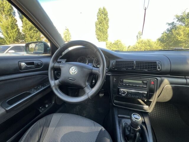 Зеленый Фольксваген Пассат, объемом двигателя 1.8 л и пробегом 382 тыс. км за 3600 $, фото 19 на Automoto.ua