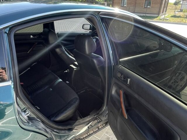 Зелений Фольксваген Пассат, об'ємом двигуна 1.8 л та пробігом 226 тис. км за 4500 $, фото 14 на Automoto.ua