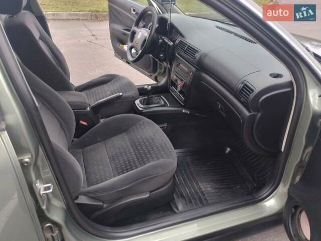 Зеленый Фольксваген Пассат, объемом двигателя 1.78 л и пробегом 266 тыс. км за 5000 $, фото 3 на Automoto.ua