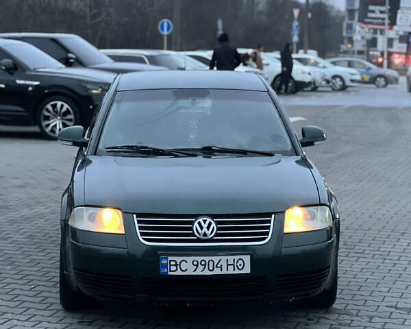 Зеленый Фольксваген Пассат, объемом двигателя 1.98 л и пробегом 300 тыс. км за 2850 $, фото 1 на Automoto.ua