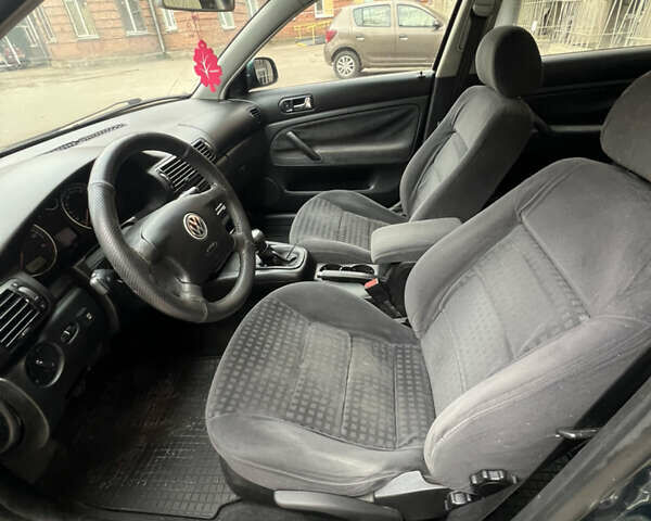 Зеленый Фольксваген Пассат, объемом двигателя 1.8 л и пробегом 382 тыс. км за 4000 $, фото 30 на Automoto.ua