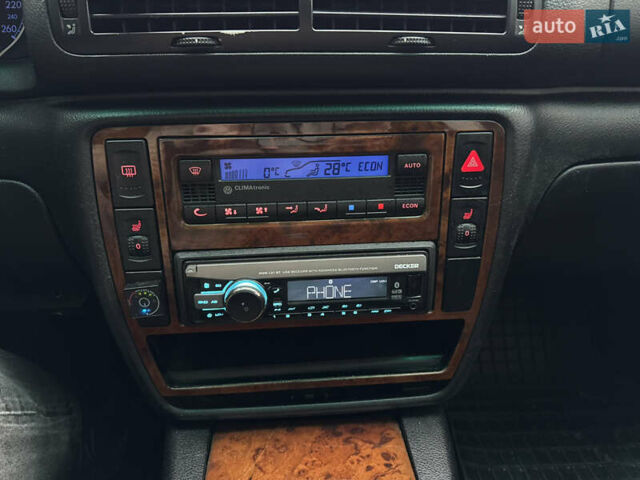 Зелений Фольксваген Пассат, об'ємом двигуна 1.8 л та пробігом 285 тис. км за 4499 $, фото 16 на Automoto.ua