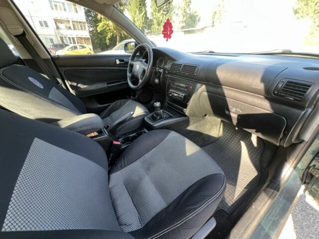 Зеленый Фольксваген Пассат, объемом двигателя 1.8 л и пробегом 382 тыс. км за 3600 $, фото 20 на Automoto.ua