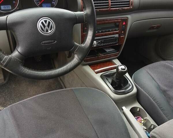 Зелений Фольксваген Пассат, об'ємом двигуна 1.78 л та пробігом 245 тис. км за 4200 $, фото 18 на Automoto.ua