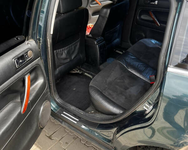 Зеленый Фольксваген Пассат, объемом двигателя 1.8 л и пробегом 251 тыс. км за 4000 $, фото 5 на Automoto.ua