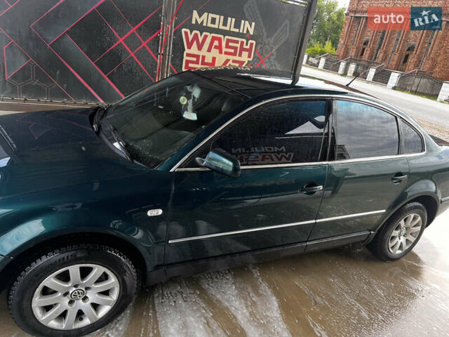 Зеленый Фольксваген Пассат, объемом двигателя 1.8 л и пробегом 251 тыс. км за 4000 $, фото 1 на Automoto.ua