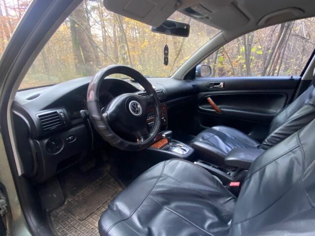 Зеленый Фольксваген Пассат, объемом двигателя 1.8 л и пробегом 195 тыс. км за 3500 $, фото 11 на Automoto.ua