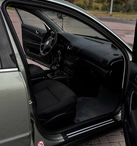 Зелений Фольксваген Пассат, об'ємом двигуна 1.6 л та пробігом 202 тис. км за 4399 $, фото 8 на Automoto.ua