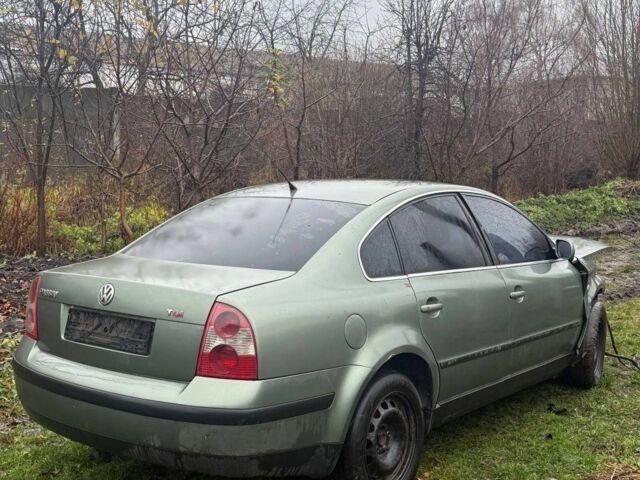Зеленый Фольксваген Пассат, объемом двигателя 0 л и пробегом 200 тыс. км за 950 $, фото 1 на Automoto.ua