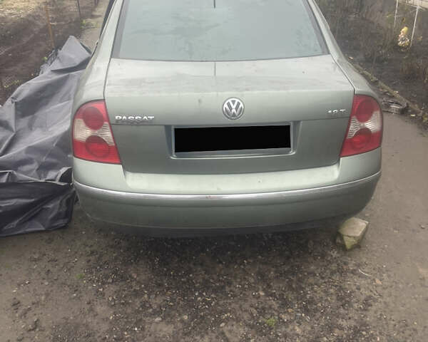 Зеленый Фольксваген Пассат, объемом двигателя 1.8 л и пробегом 300 тыс. км за 2200 $, фото 1 на Automoto.ua