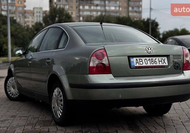 Зелений Фольксваген Пассат, об'ємом двигуна 1.6 л та пробігом 202 тис. км за 4399 $, фото 5 на Automoto.ua