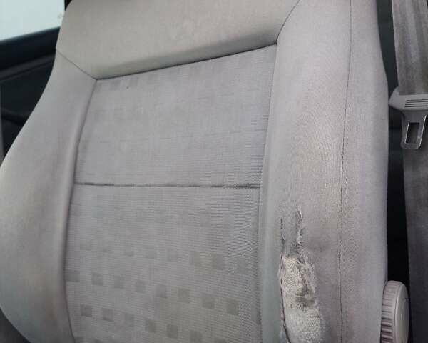 Зелений Фольксваген Пассат, об'ємом двигуна 1.6 л та пробігом 252 тис. км за 4900 $, фото 14 на Automoto.ua
