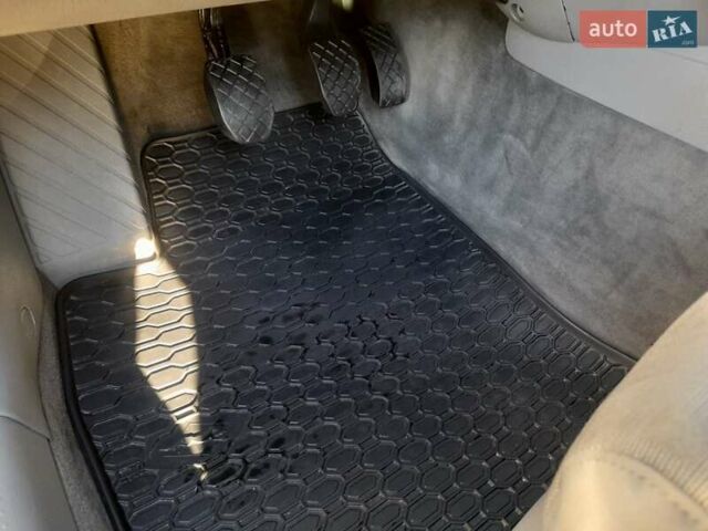 Зелений Фольксваген Пассат, об'ємом двигуна 1.6 л та пробігом 254 тис. км за 4799 $, фото 20 на Automoto.ua