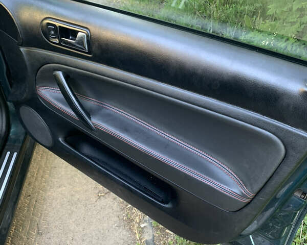 Зеленый Фольксваген Пассат, объемом двигателя 1.8 л и пробегом 314 тыс. км за 5400 $, фото 4 на Automoto.ua