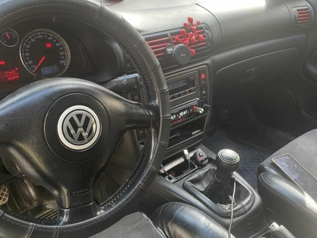 Зеленый Фольксваген Пассат, объемом двигателя 9 л и пробегом 300 тыс. км за 2250 $, фото 5 на Automoto.ua