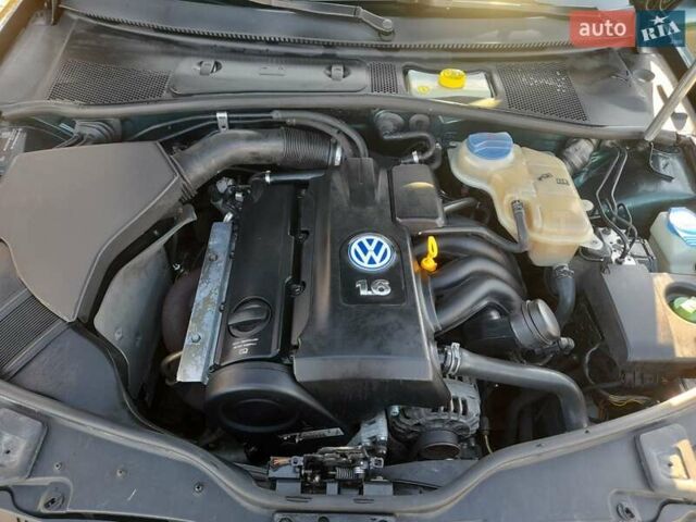 Зелений Фольксваген Пассат, об'ємом двигуна 1.6 л та пробігом 254 тис. км за 4799 $, фото 19 на Automoto.ua