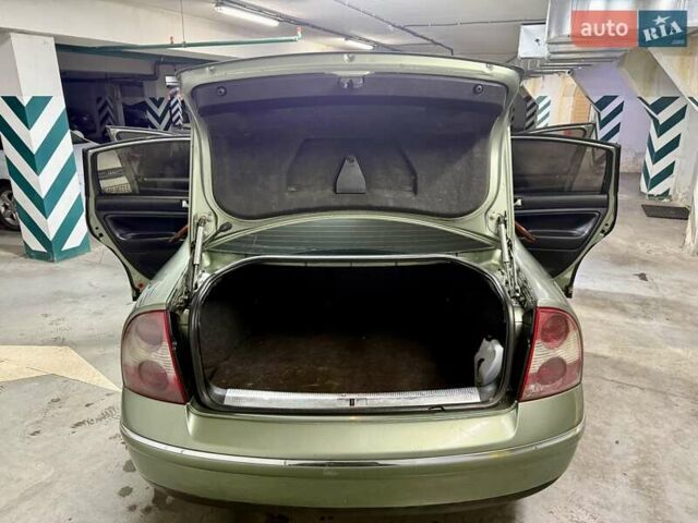 Зеленый Фольксваген Пассат, объемом двигателя 1.78 л и пробегом 355 тыс. км за 3500 $, фото 3 на Automoto.ua