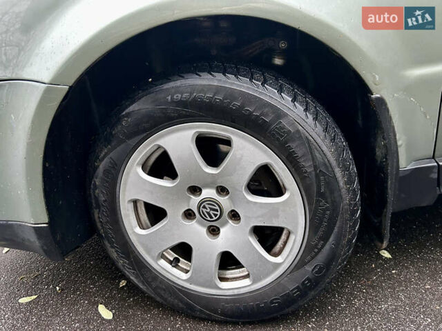 Зеленый Фольксваген Пассат, объемом двигателя 1.78 л и пробегом 255 тыс. км за 3999 $, фото 11 на Automoto.ua