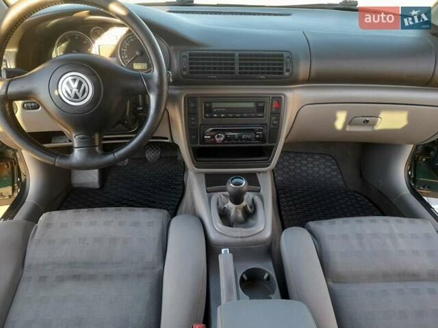 Зелений Фольксваген Пассат, об'ємом двигуна 1.6 л та пробігом 254 тис. км за 4799 $, фото 23 на Automoto.ua