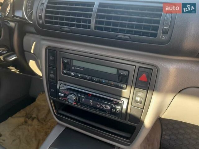 Зелений Фольксваген Пассат, об'ємом двигуна 1.6 л та пробігом 254 тис. км за 4799 $, фото 21 на Automoto.ua