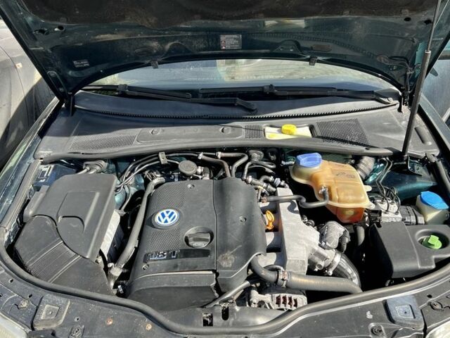 Зеленый Фольксваген Пассат, объемом двигателя 1.8 л и пробегом 177 тыс. км за 4000 $, фото 7 на Automoto.ua