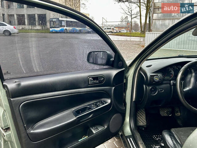 Зеленый Фольксваген Пассат, объемом двигателя 1.78 л и пробегом 255 тыс. км за 3999 $, фото 4 на Automoto.ua