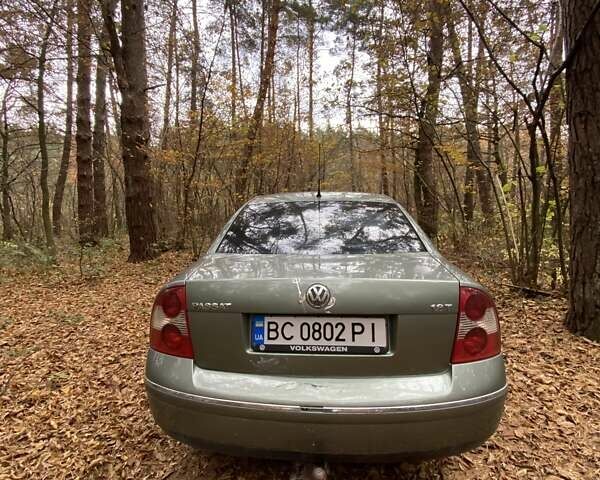 Зеленый Фольксваген Пассат, объемом двигателя 1.78 л и пробегом 195 тыс. км за 3500 $, фото 1 на Automoto.ua