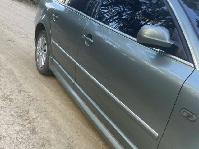 Зеленый Фольксваген Пассат, объемом двигателя 9 л и пробегом 300 тыс. км за 2250 $, фото 1 на Automoto.ua