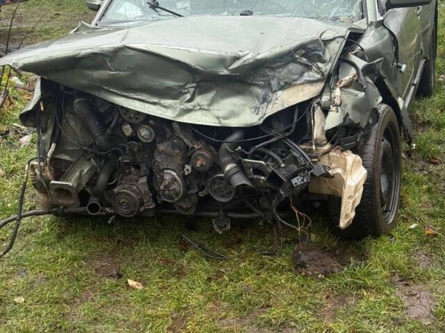 Зеленый Фольксваген Пассат, объемом двигателя 1 л и пробегом 200 тыс. км за 950 $, фото 2 на Automoto.ua