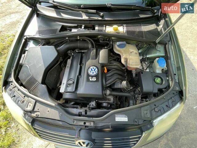 Зелений Фольксваген Пассат, об'ємом двигуна 1.6 л та пробігом 202 тис. км за 4399 $, фото 14 на Automoto.ua