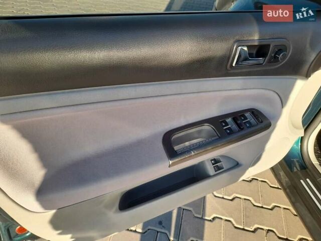 Зелений Фольксваген Пассат, об'ємом двигуна 1.6 л та пробігом 254 тис. км за 4799 $, фото 22 на Automoto.ua